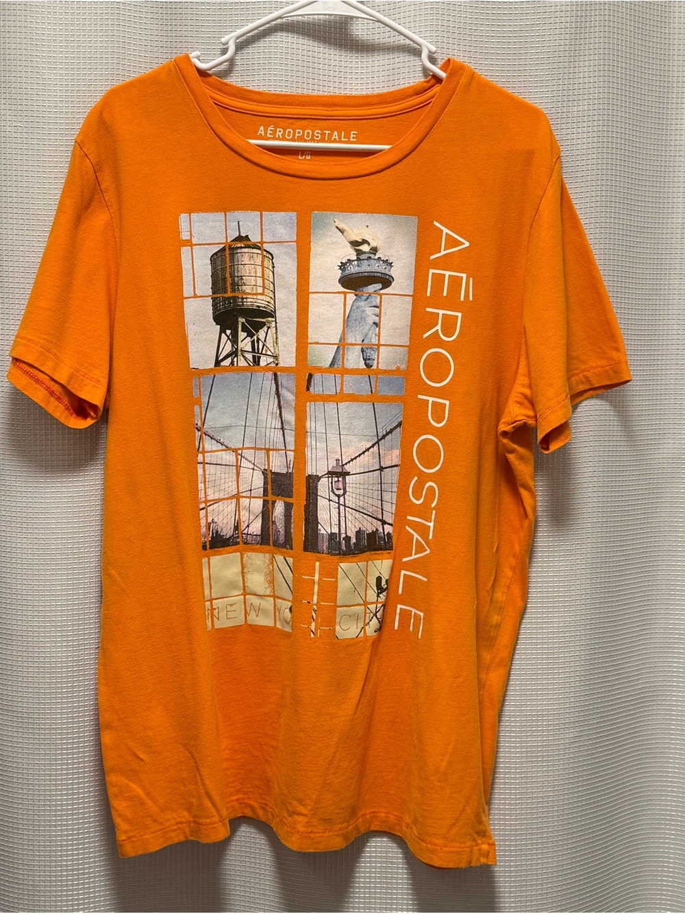Aeropostale Women’s Unisex Orange NYC Graphic T-Shirt Size L 100% Cotton